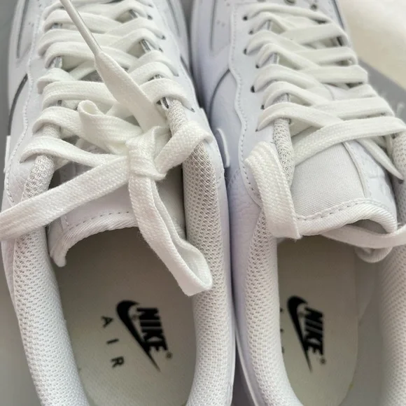 NWT Nike Women’s Air Force 1 ‘07 SE Shoes Size: 10 - Picture 12 of 13